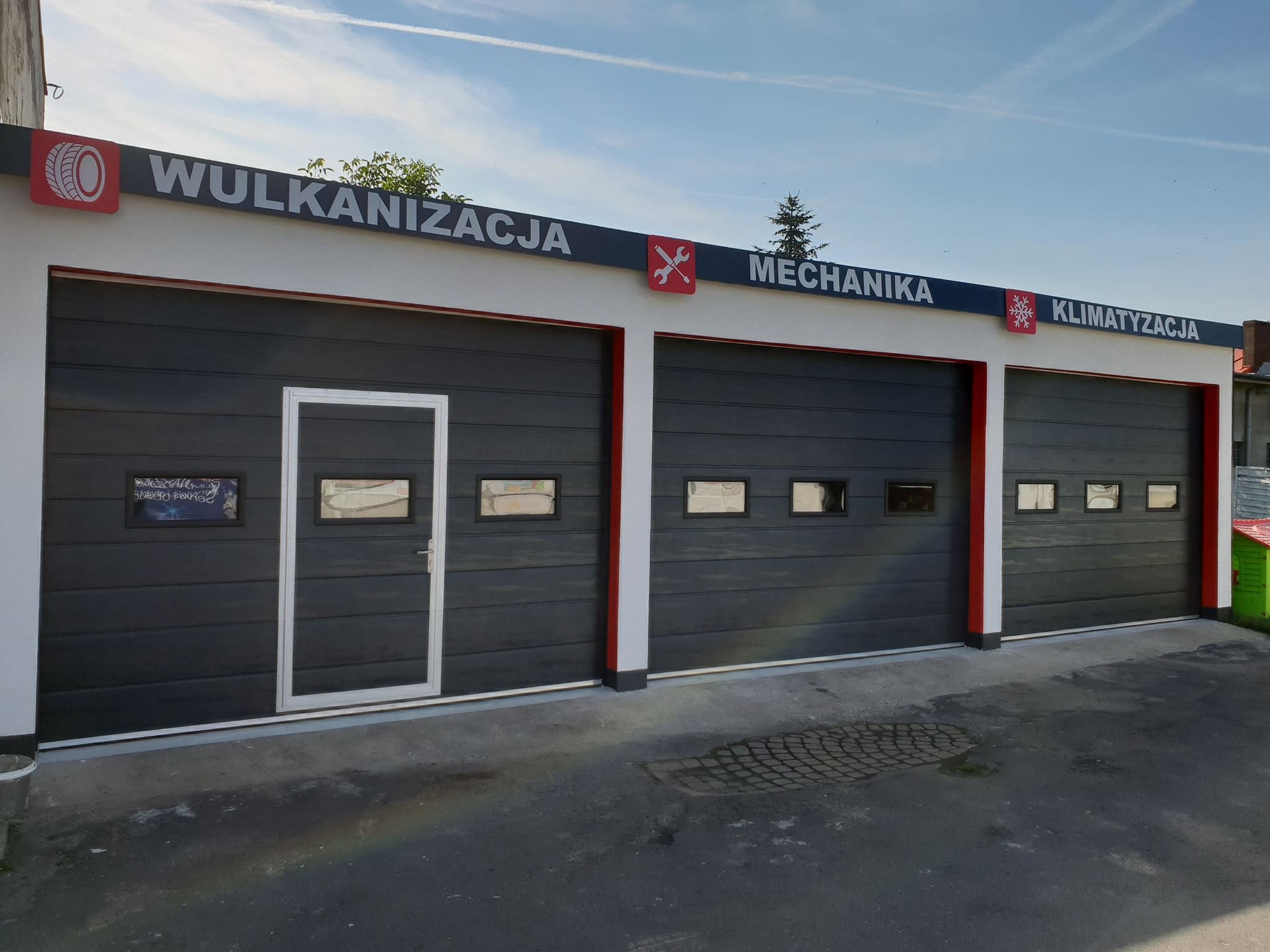 Budynek warsztatu Kenny Customs w Lesznie