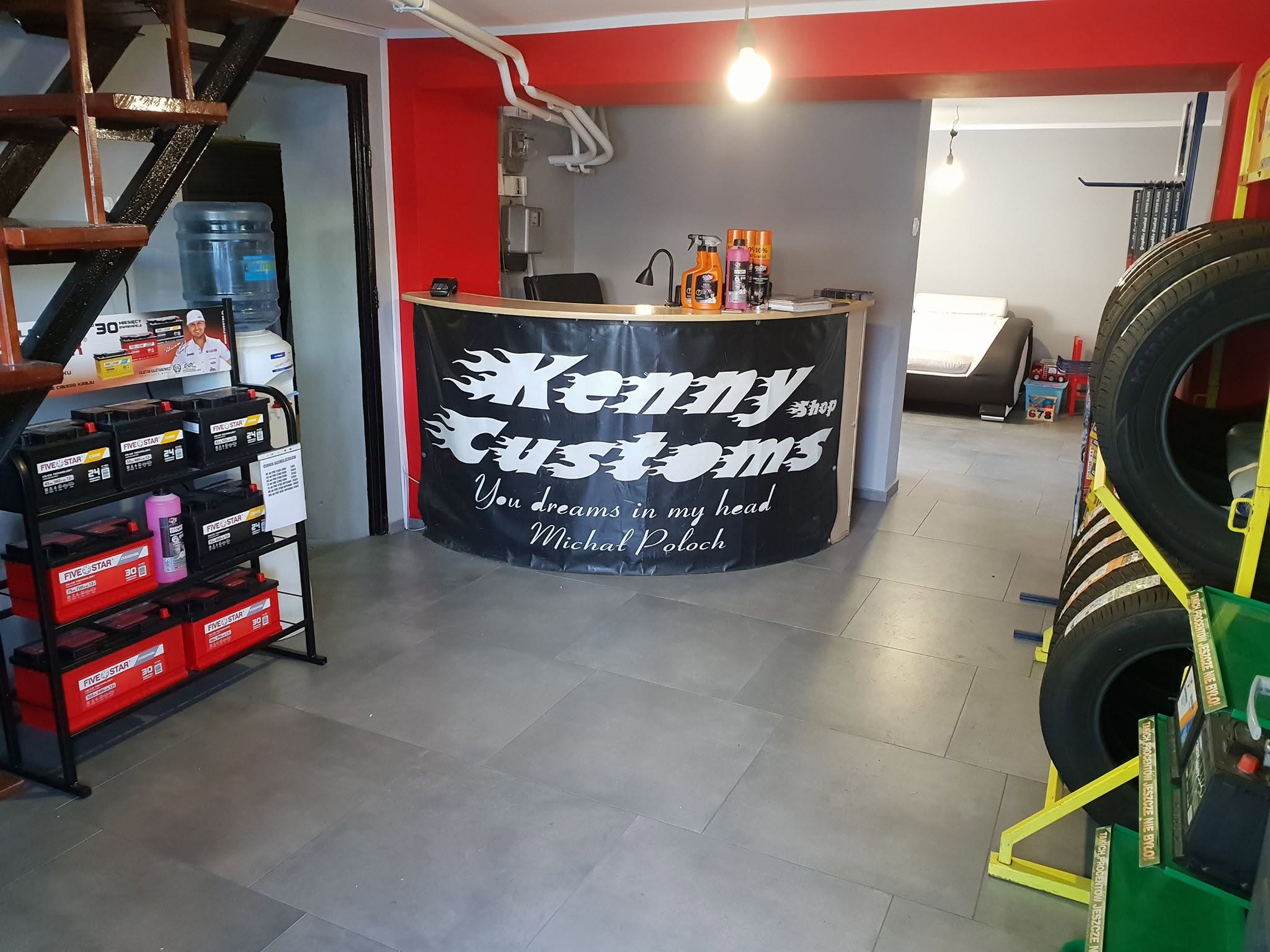 Recepcja warsztatu Kenny Customs